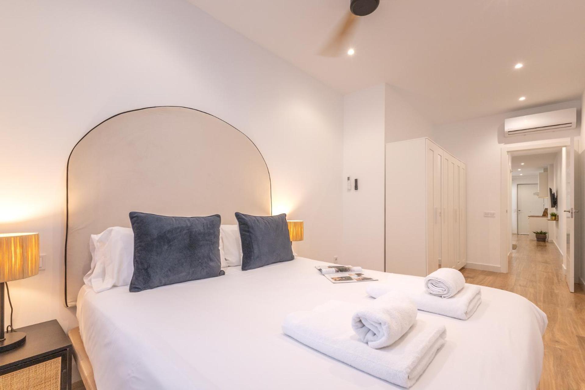 Isg Apartments Triana 1 Seville Exterior photo