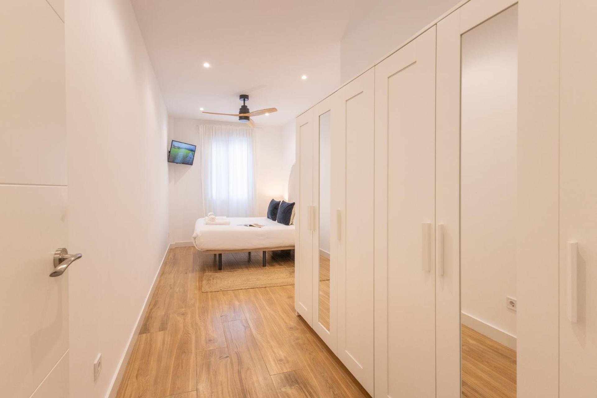 Isg Apartments Triana 1 Seville Exterior photo
