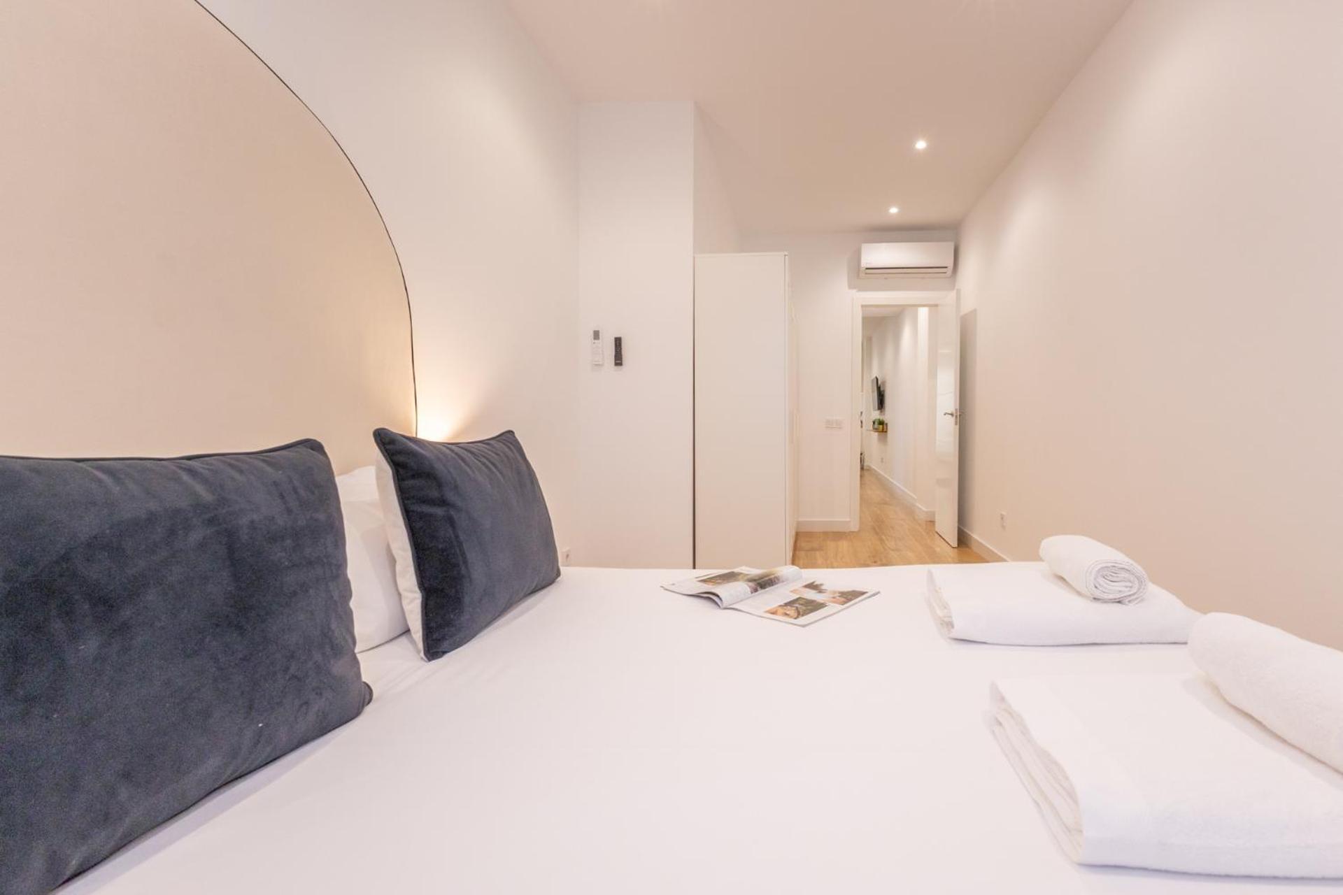 Isg Apartments Triana 1 Seville Exterior photo